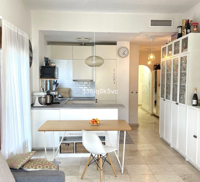 R5362114-Image 1-Middle Floor Apartment - 2 Beds - 60 Built