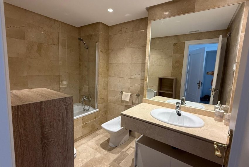R5362789-Apartment-For-Sale-Nueva-Andalucia-Middle-Floor-Apartment-2-Beds-84-Built-12