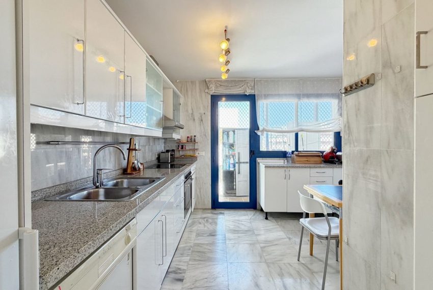 R5362816-Apartment-For-Sale-Marbella-Middle-Floor-Apartment-4-Beds-193-Built-17