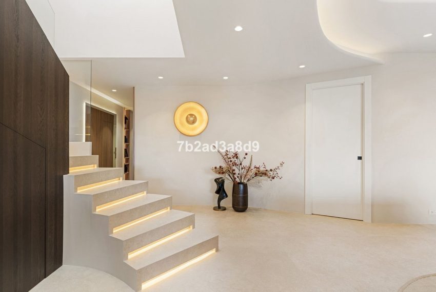 R5362954-Apartment-For-Sale-New-Golden-Mile-Penthouse-3-Beds-206-Built-16