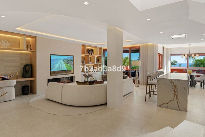 R5362954-Apartment-For-Sale-New-Golden-Mile-Penthouse-3-Beds-206-Built-2