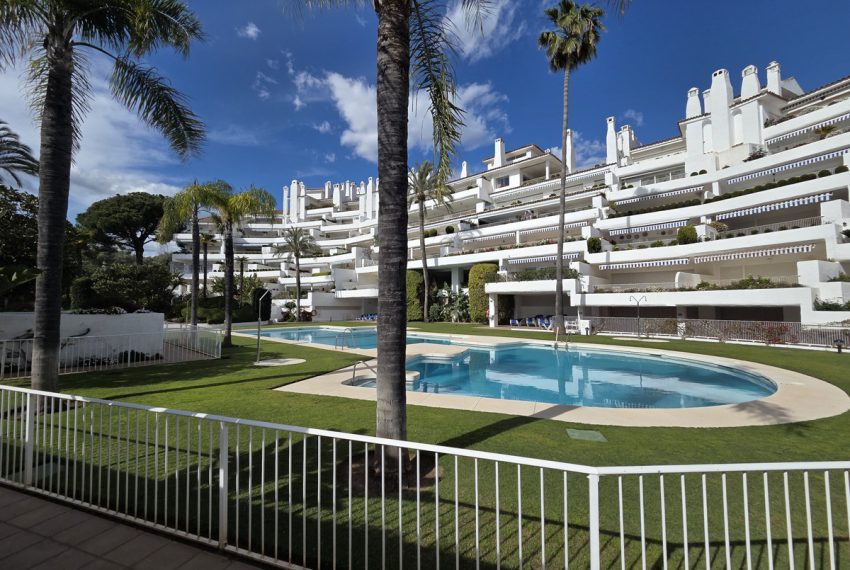 R5363083-Apartment-For-Sale-Marbella-Ground-Floor-Apartment-4-Beds-567-Built