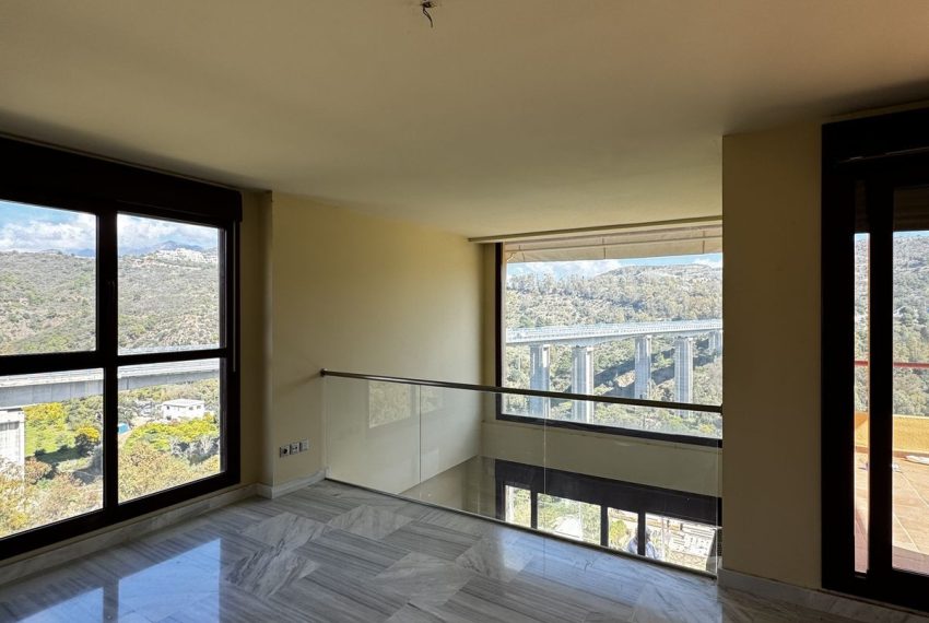 R5363680-Apartment-For-Sale-Benahavis-Penthouse-Duplex-3-Beds-190-Built