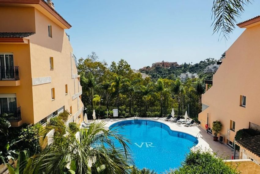 R5365048-Apartment-For-Sale-Nueva-Andalucia-Middle-Floor-Apartment-2-Beds-175-Built