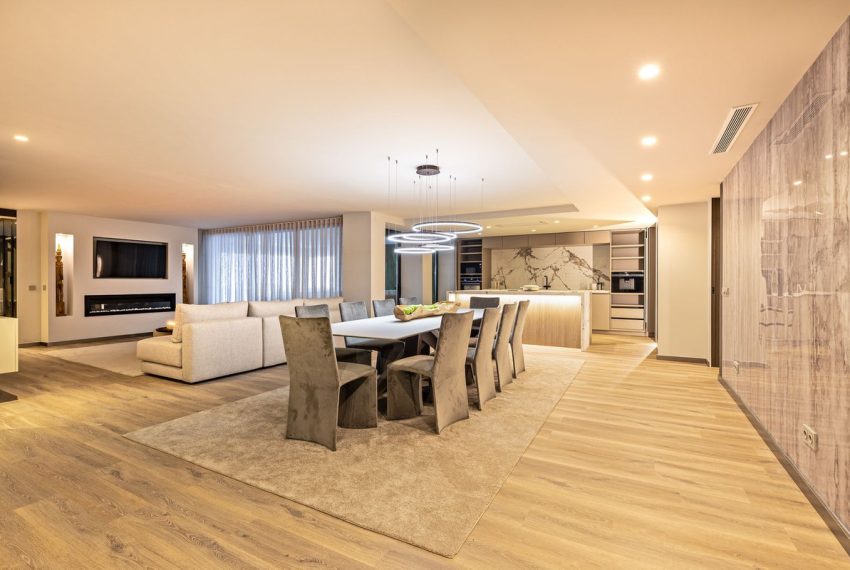 R5365303-Apartment-For-Sale-Puerto-Banus-Top-Floor-Apartment-5-Beds-259-Built-1