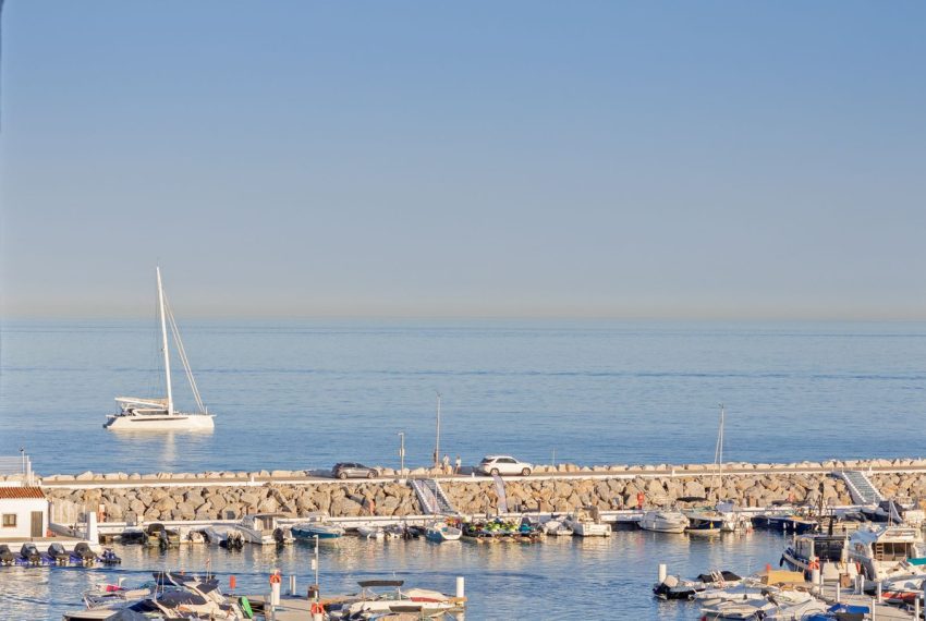 R5365303-Apartment-For-Sale-Puerto-Banus-Top-Floor-Apartment-5-Beds-259-Built