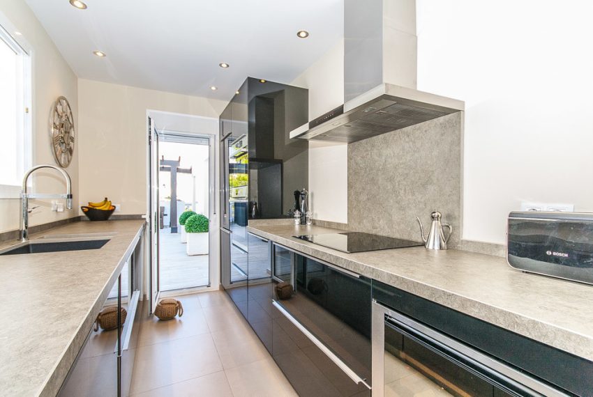 R5366002-Apartment-For-Sale-Elviria-Penthouse-4-Beds-208-Built-3