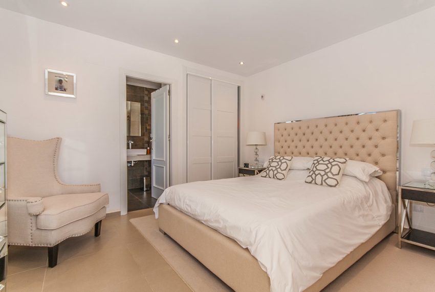 R5366002-Apartment-For-Sale-Elviria-Penthouse-4-Beds-208-Built-5