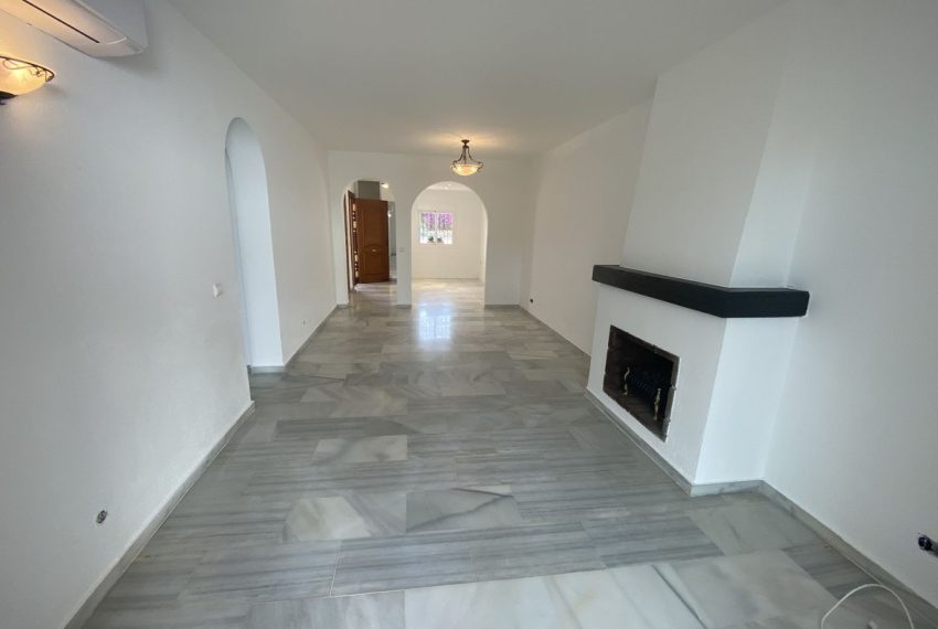 R5366188-Apartment-For-Sale-Nueva-Andalucia-Ground-Floor-Apartment-2-Beds-93-Built-2