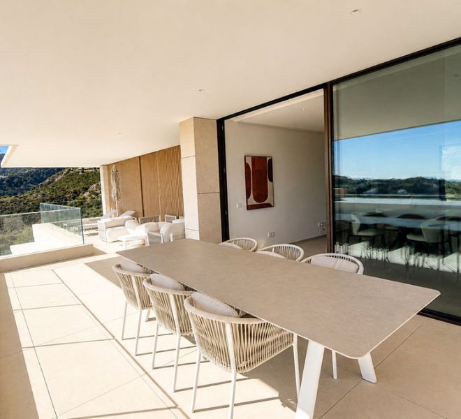 R5367184-Image 1-Middle Floor Apartment - 4 Beds - 182 Built