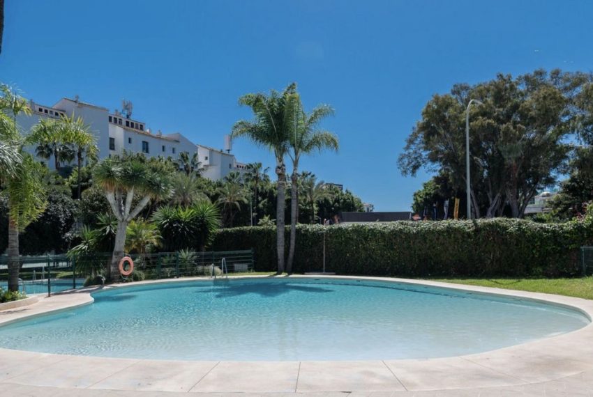 R5368048-Apartment-For-Sale-Puerto-Banus-Penthouse-Duplex-4-Beds-140-Built-1