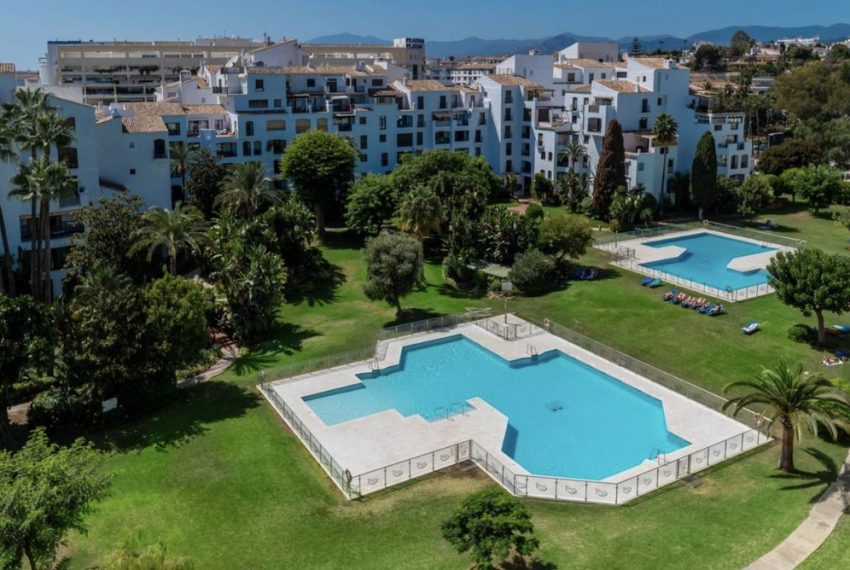 R5368048-Apartment-For-Sale-Puerto-Banus-Penthouse-Duplex-4-Beds-140-Built