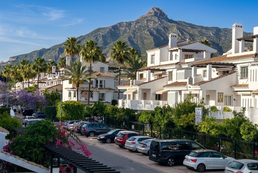 R5368201-House-For-Sale-Nueva-Andalucia-Townhouse-3-Beds-128-Built