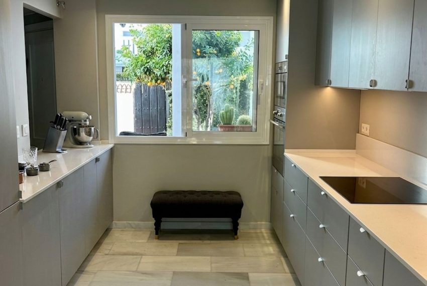 R5368201-House-For-Sale-Nueva-Andalucia-Townhouse-3-Beds-128-Built-9
