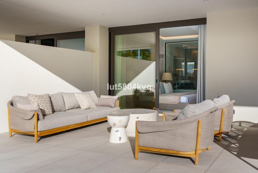 R5368597-Apartment-For-Sale-The-Golden-Mile-Ground-Floor-Apartment-4-Beds-393-Built-10