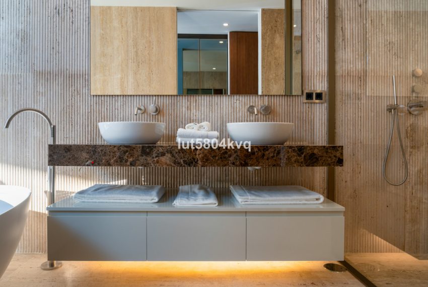 R5368597-Apartment-For-Sale-The-Golden-Mile-Ground-Floor-Apartment-4-Beds-393-Built-15