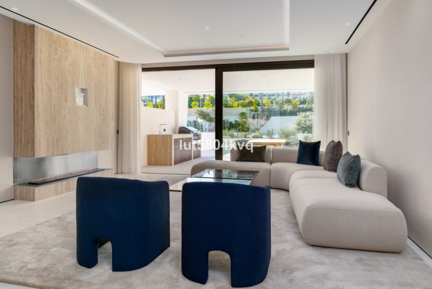 R5368597-Apartment-For-Sale-The-Golden-Mile-Ground-Floor-Apartment-4-Beds-393-Built-4