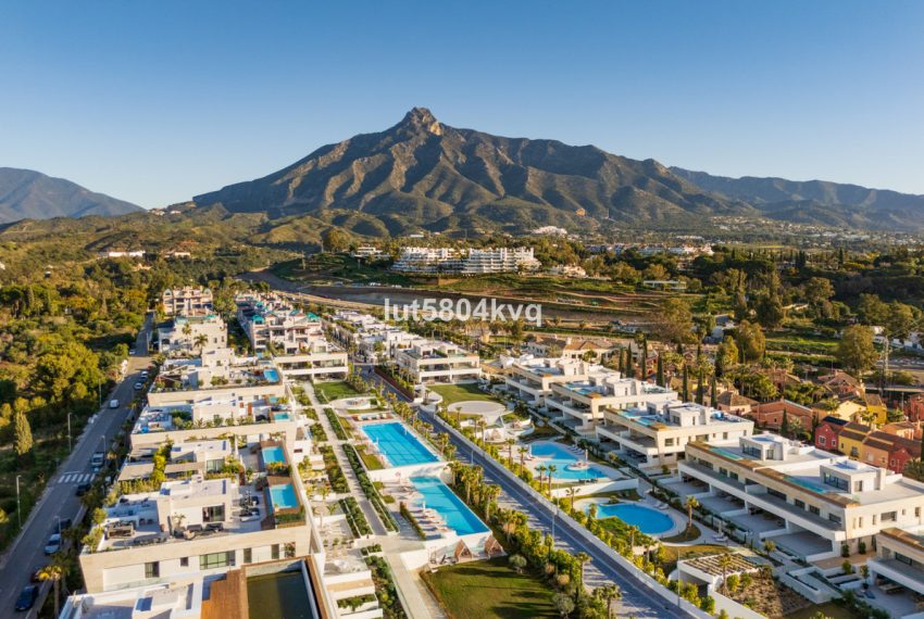 R5368597-Apartment-For-Sale-The-Golden-Mile-Ground-Floor-Apartment-4-Beds-393-Built