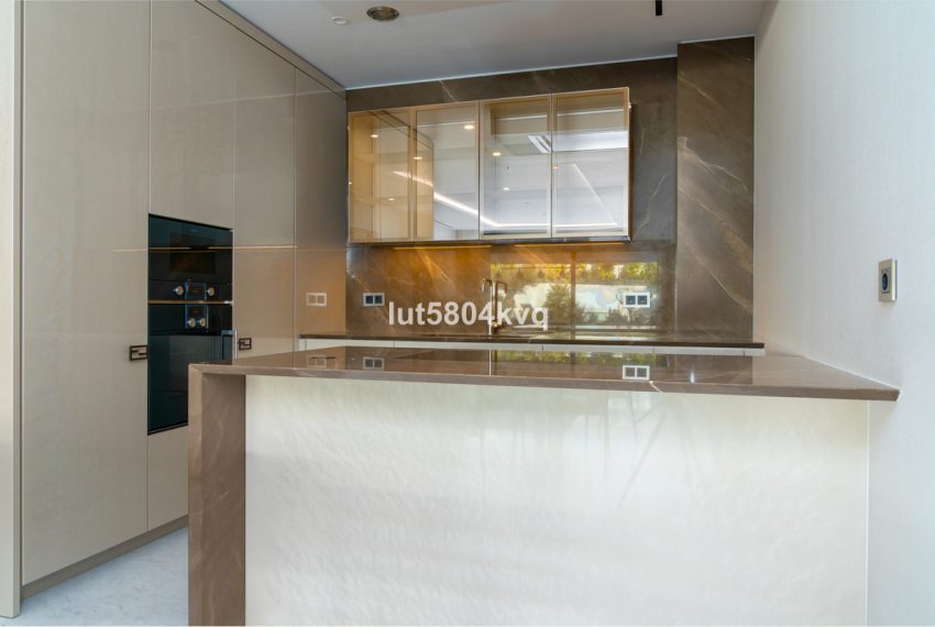 R5368597-Apartment-For-Sale-The-Golden-Mile-Ground-Floor-Apartment-4-Beds-393-Built-9