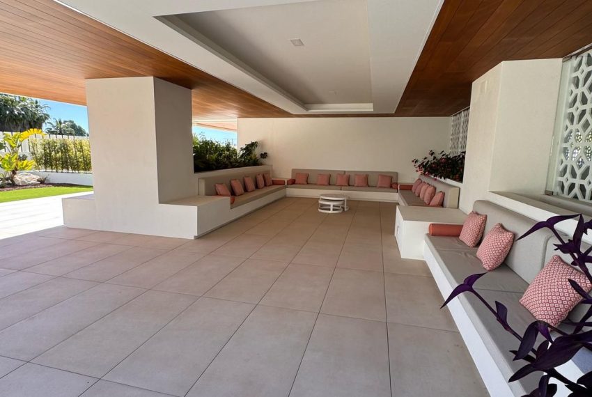R5369272-Apartment-For-Sale-The-Golden-Mile-Ground-Floor-Apartment-4-Beds-302-Built-16