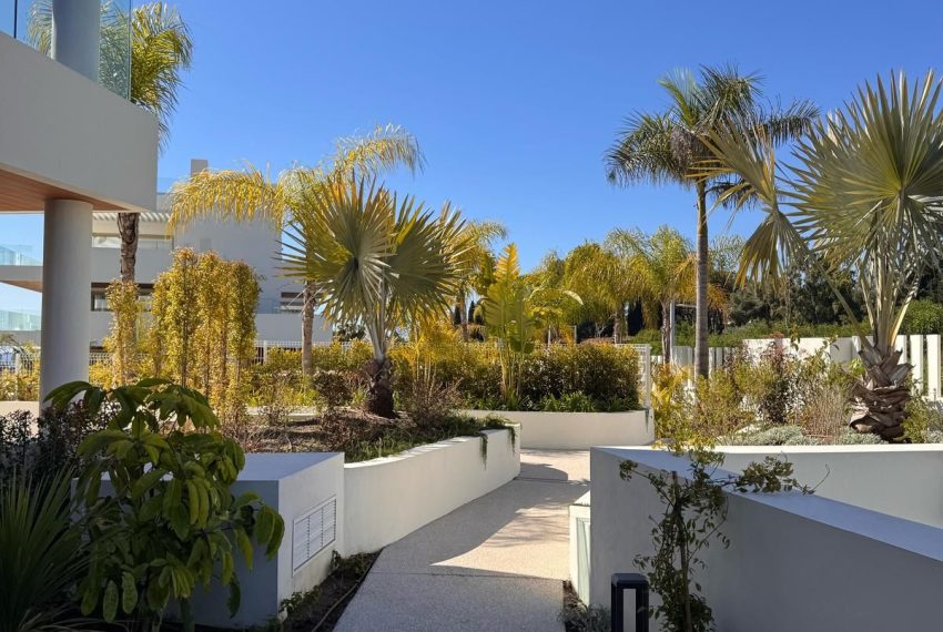 R5369272-Apartment-For-Sale-The-Golden-Mile-Ground-Floor-Apartment-4-Beds-302-Built-19