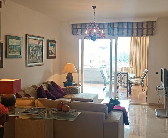R5370286-Image 1-Middle Floor Apartment - 2 Beds - 162 Built