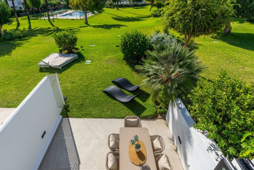 R5370304-House-For-Sale-Nueva-Andalucia-Townhouse-4-Beds-230-Built-5
