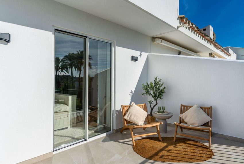R5370304-House-For-Sale-Nueva-Andalucia-Townhouse-4-Beds-230-Built-6