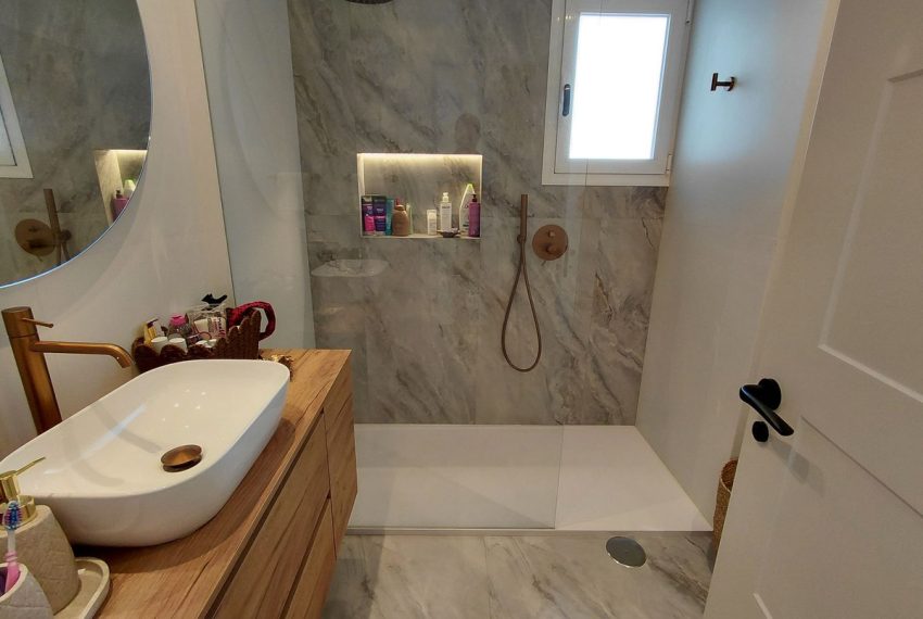 R5371375-Apartment-For-Sale-The-Golden-Mile-Middle-Floor-Apartment-2-Beds-85-Built-17