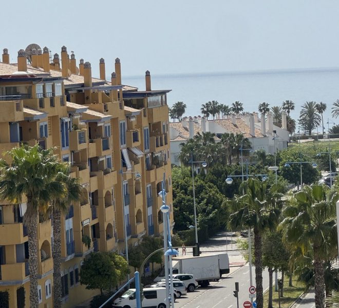 R5371486-Image 1-Top Floor Apartment - 3 Beds - 95 Built