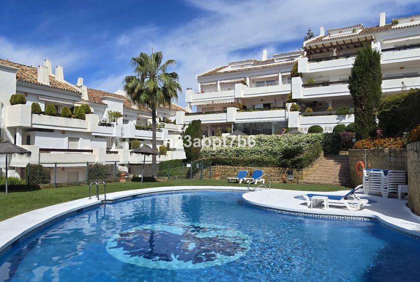 R5371813-Apartment-For-Sale-Nueva-Andalucia-Middle-Floor-Apartment-2-Beds-92-Built