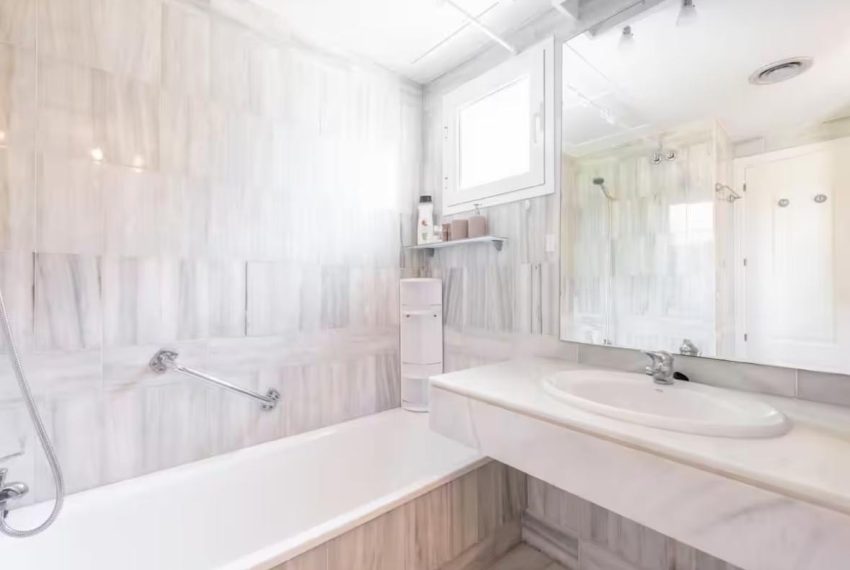 R5372083-Apartment-For-Sale-Nueva-Andalucia-Penthouse-1-Beds-85-Built-7