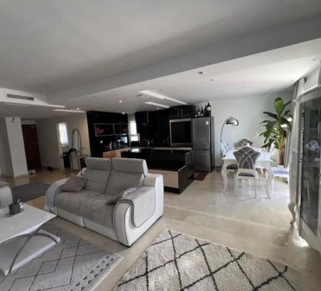 R5373712-Image 1-Middle Floor Apartment - 3 Beds - 205 Built