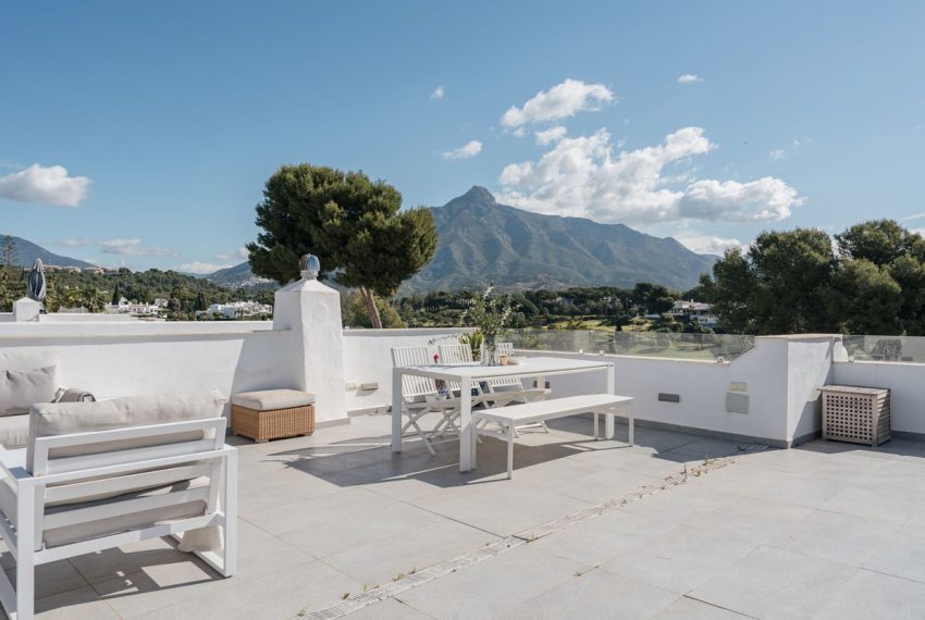 R5373757-Apartment-For-Sale-Nueva-Andalucia-Penthouse-2-Beds-113-Built-2