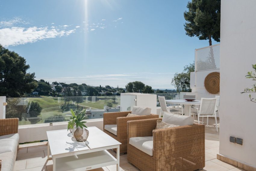 R5373757-Apartment-For-Sale-Nueva-Andalucia-Penthouse-2-Beds-113-Built