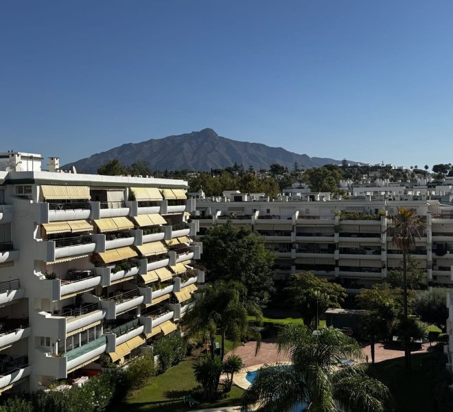 R5373871-Image 1-Middle Floor Apartment - 3 Beds - 121 Built