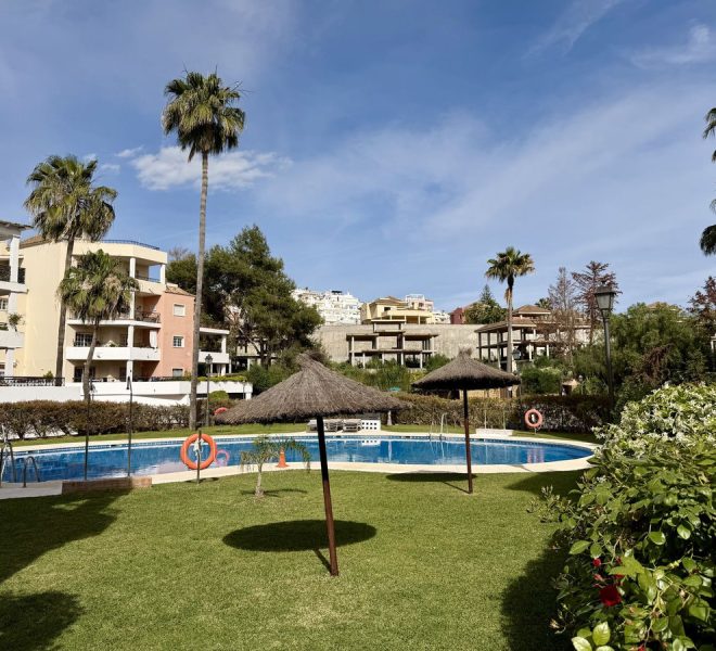 R5374057-Image 1-Top Floor Apartment - 3 Beds - 132 Built