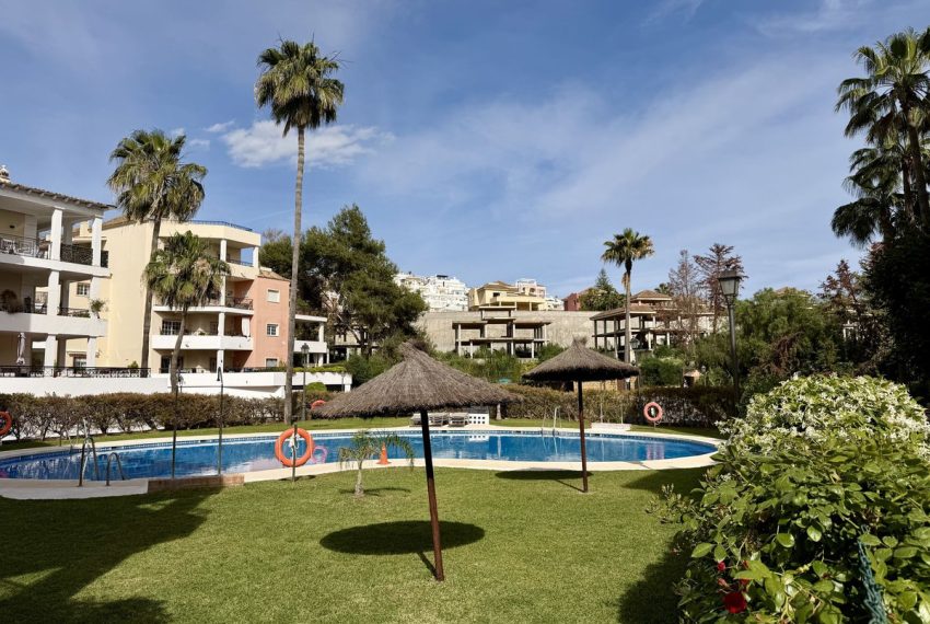 R5374057-Apartment-For-Sale-Nueva-Andalucia-Top-Floor-Apartment-3-Beds-132-Built