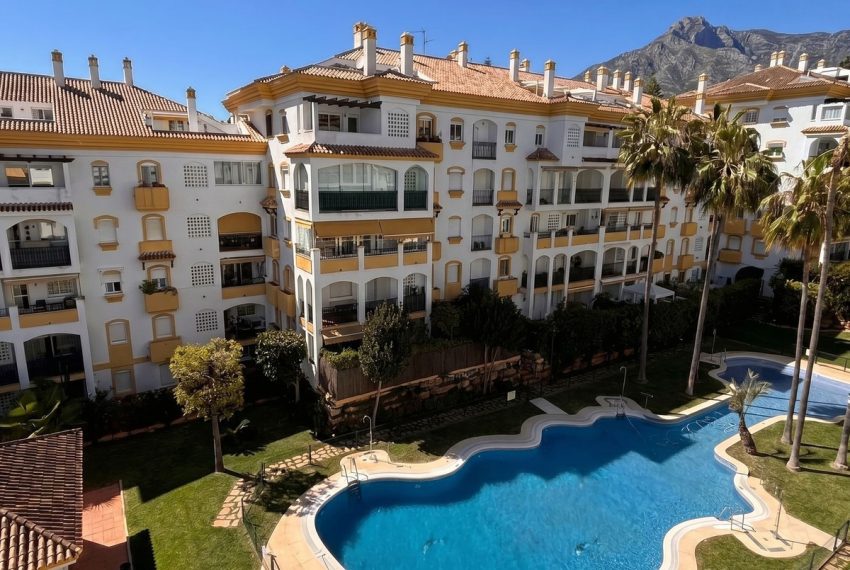 R5374990-Apartment-For-Sale-Nagueles-Penthouse-Duplex-4-Beds-200-Built-1