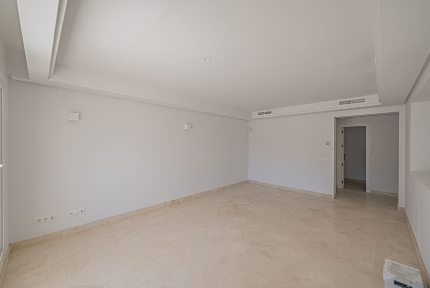 R5375785-Apartment-For-Sale-Nueva-Andalucia-Ground-Floor-Apartment-2-Beds-89-Built-19