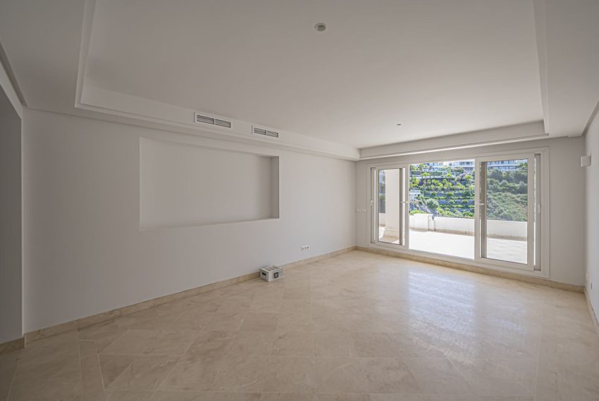 R5375785-Apartment-For-Sale-Nueva-Andalucia-Ground-Floor-Apartment-2-Beds-89-Built-4