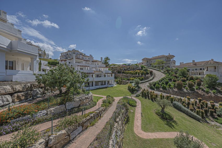 R5376055-Apartment-For-Sale-Nueva-Andalucia-Penthouse-2-Beds-105-Built-1