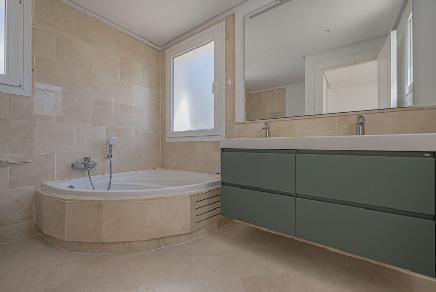 R5376055-Apartment-For-Sale-Nueva-Andalucia-Penthouse-2-Beds-105-Built-10