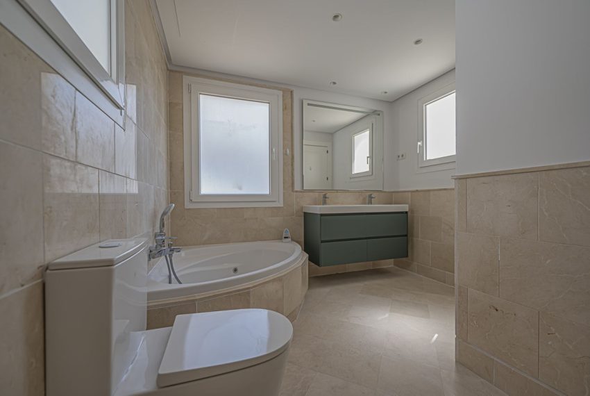 R5376055-Apartment-For-Sale-Nueva-Andalucia-Penthouse-2-Beds-105-Built-17