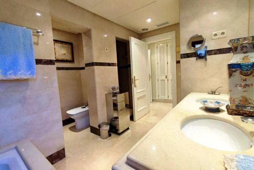 R5378023-Apartment-For-Sale-Nueva-Andalucia-Penthouse-Duplex-2-Beds-200-Built-16