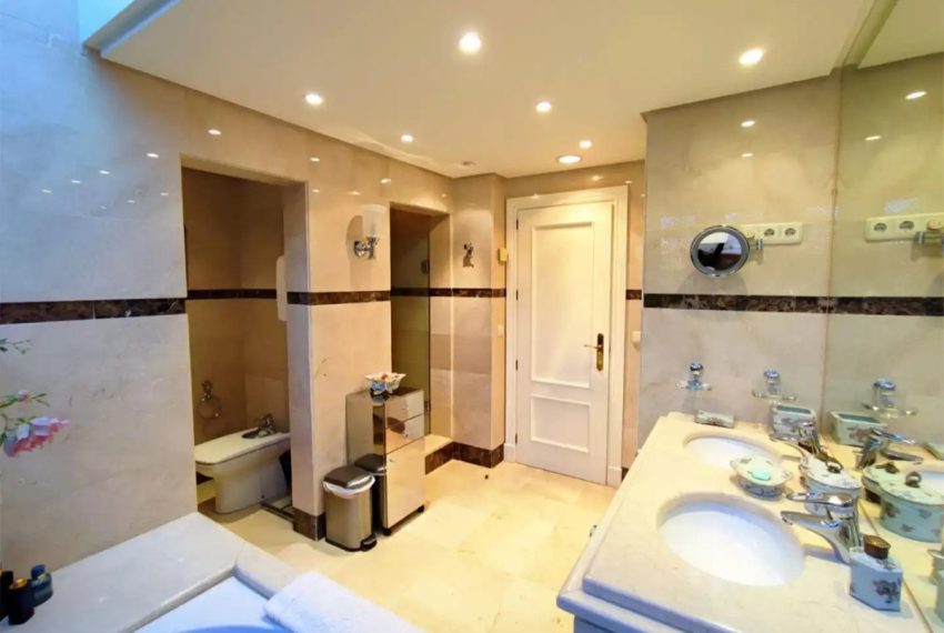 R5378023-Apartment-For-Sale-Nueva-Andalucia-Penthouse-Duplex-2-Beds-200-Built-18