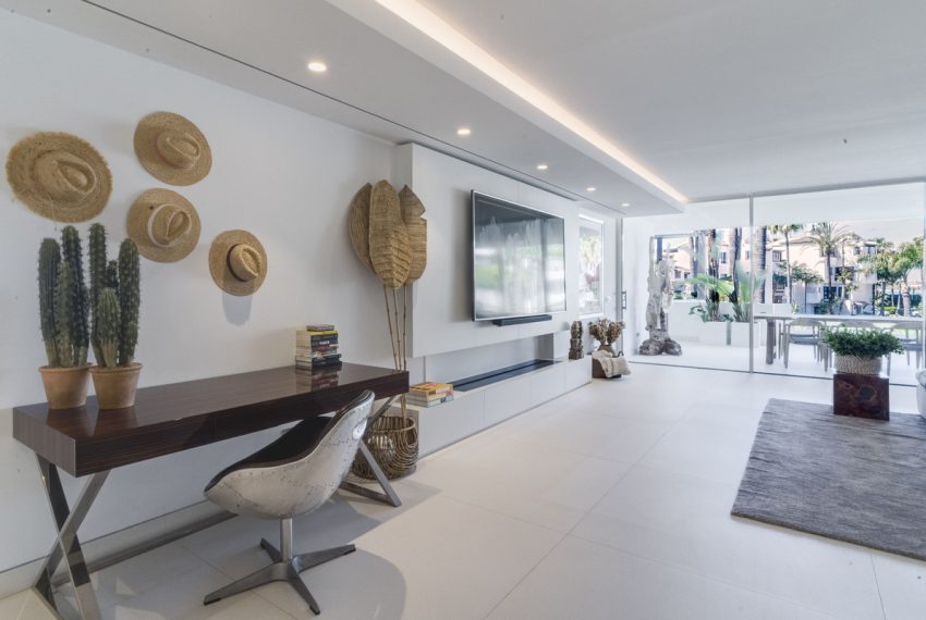 R5378098-Apartment-For-Sale-The-Golden-Mile-Middle-Floor-Apartment-3-Beds-213-Built-11