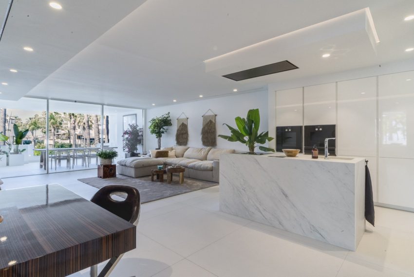 R5378098-Apartment-For-Sale-The-Golden-Mile-Middle-Floor-Apartment-3-Beds-213-Built-12
