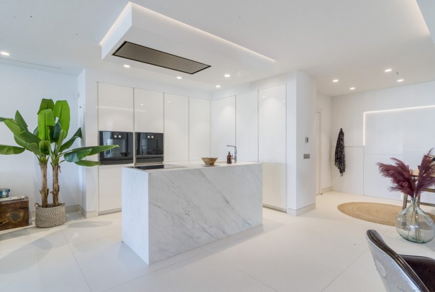 R5378098-Apartment-For-Sale-The-Golden-Mile-Middle-Floor-Apartment-3-Beds-213-Built-14