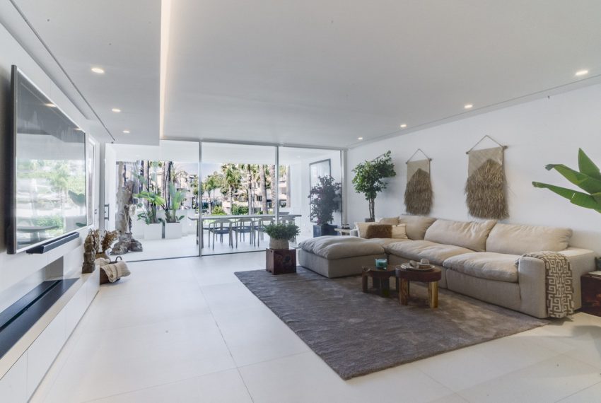 R5378098-Apartment-For-Sale-The-Golden-Mile-Middle-Floor-Apartment-3-Beds-213-Built-3